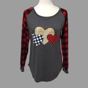 Lumento Crewneck‎ Leopard Heart Print, Pullover Tee, Gray, Size Small